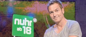 Kritisiert jede Form von Wahn.  Dieter Nuhr ist einer der wenigen Kabarettisten in Deutschland, die sich in ihren Programmen mit Aspekten des radikalen Islams satirisch auseinandersetzen. Er gehört mit jährlich mehr als 200 000 Live-Zuschauern zu den erfolgreichsten Kabarettisten in Deutschland. Der 54-Jährige präsentiert nach „Nuhr im Ersten“ ab 15. Oktober ein neues Format in der ARD: „Nuhr ab 18“. 