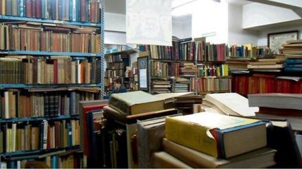 Viviana Steinberg kommt gern in die Librería Henschel - dem einzigen Ort in Buenos Aires, an dem die deutsche Sprache noch lebendig ist.
