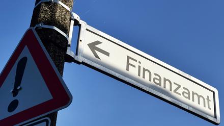 Achtung Finanzamt: Viele internationale Konzerne kommen jedoch am Fiskus vorbei. 