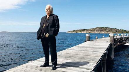Henning Mankell im schwedischen Küstenort Säro in der Nähe von Göteborg.