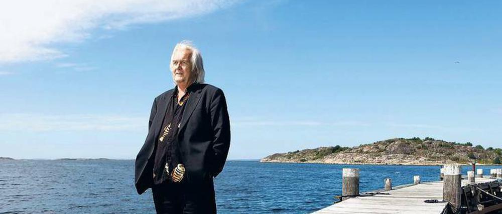 Henning Mankell im schwedischen Küstenort Säro in der Nähe von Göteborg.