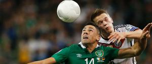 Augen zu und durch. Die Nationalmannschaft mit Matthias Ginter (r.) muss sich noch einmal reinhauen.