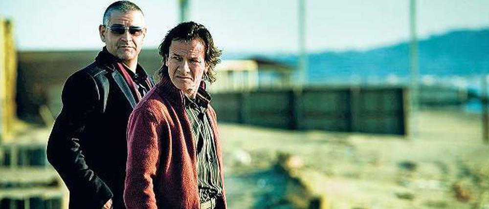 Die Stadt, der Müll und der Tod. Pietro Savastano (Fortunato Cerlino, l.) erfährt von Zecchinetta (Massimiliano Rossi), dass es einen Verräter in den eigenen Reihen gibt.