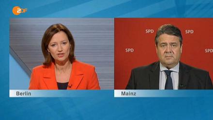 Ein Blick sagt mehr als tausend Worte: Sigmar Gabriel war nicht erfreut über die Fragen von Bettina Schausten.