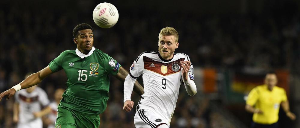 André Schürrle (rechts) und die deutsche Nationalmannschaft müssen gegen Georgien konsequenter ihre Chancen nutzen als unter der Woche gegen Irland. 