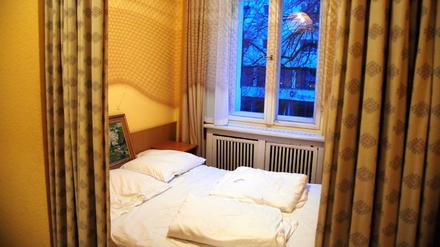 Bei Hotelbuchungen über Internetportale ist der Kunde der Gewinner. Von wegen: In unserem Beispiel zocken Booking.com und Pension den Gast in unverschämter Art ab.