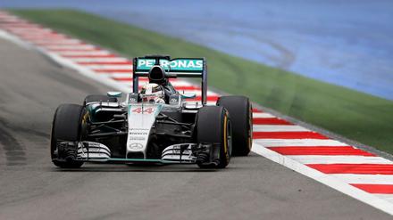 Blick in die Zukunft. Lewis Hamilton fuhr nicht nur am vergangenen Sonntag in Sotschi vorneweg. Mit großer Wahrscheinlichkeit wird sich der britische Formel-1-Pilot auch den WM-Titel sichern. 