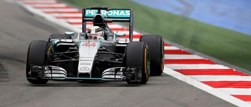 Blick in die Zukunft. Lewis Hamilton fuhr nicht nur am vergangenen Sonntag in Sotschi vorneweg. Mit großer Wahrscheinlichkeit wird sich der britische Formel-1-Pilot auch den WM-Titel sichern.