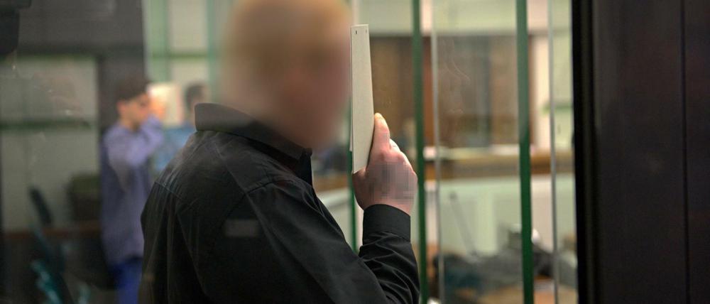 Vor Gericht. Zwei junge Männer stehen vor Gericht, weil sie eine 19-jährige, schwangere Frau getötet haben sollen.