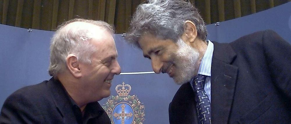 Daniel Barenboim und Edward Said beim Prinz von Asturien-Preis 2002
