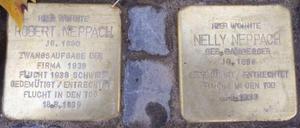 Stolpersteine für Nelly Neppach, Tennisspielerin, und Robert Neppach, Filmproduzent, in Berlin-Wilmersdorf, Nachod- Ecke Prager Straße.