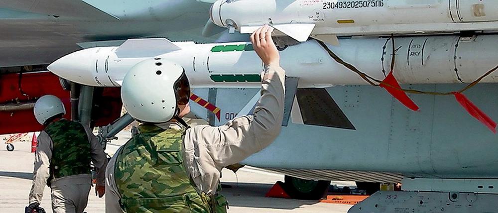 In Assads Sinne: Russische Kampfjets bombardieren bislang vor allem Stellungen der Aufständischen, selten dagegen den IS.
