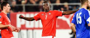 Der Schweizer Breel Embolo feiert sein Tor zum zwischenzeitlichen 6:0.