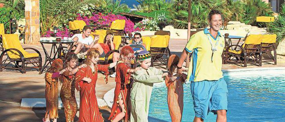 Unterhaltung auch für die Kleinen – so wie hier im Club Calimera - gehört beim Cluburlaub dazu. Die Eltern können es sich derweil gemütlich machen.