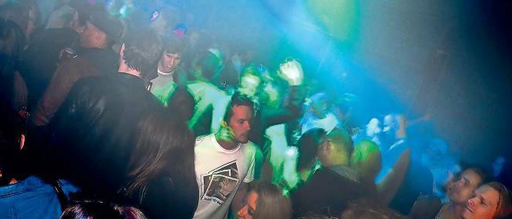 Eintauchen in die Stadt. Die Clubs auf dem RAW-Gelände gehören bei den Mitgliedern der Facebook-Gruppe „Neu in Berlin“ zu den beliebtesten Treffpunkten. 