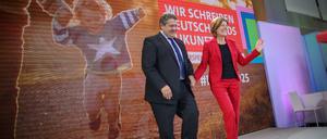 SPD-Parteichef Sigmar Gabriel und die rheinland-pfälzische Ministerpräsidentin Malu Dreyer auf dem Perspektivenkongress der SPD in Mainz. In Rheinland-Pfalz steht im März die nächste, für die SPD wichtige Landtagswahl an. 