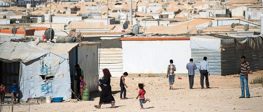 In den Nachbarländern Syriens (hier ein Flüchtlingscamp in Jordanien) spitzt sich die Lage zu, weil immer mehr Flüchtlinge kommen.