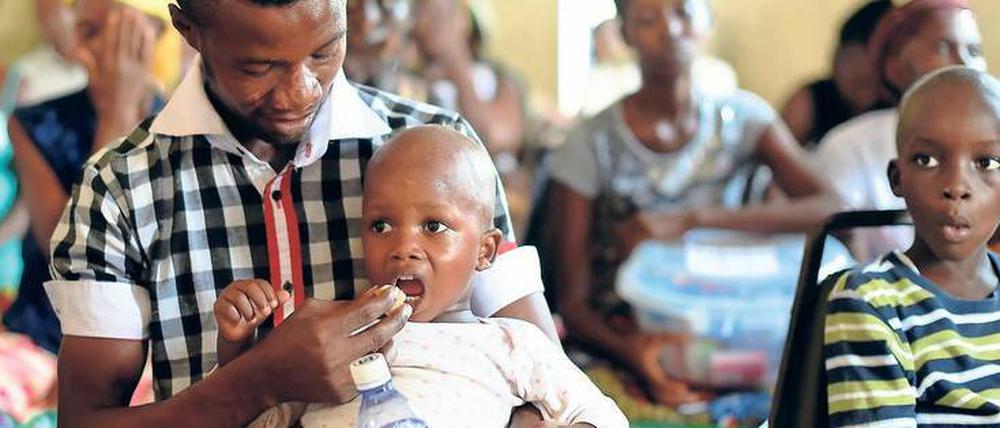 Gerettet, aber auch geheilt? Überlebende der Ebola-Epidemie in Freetown, Sierra Leone kurz vor ihrer Entlassung.