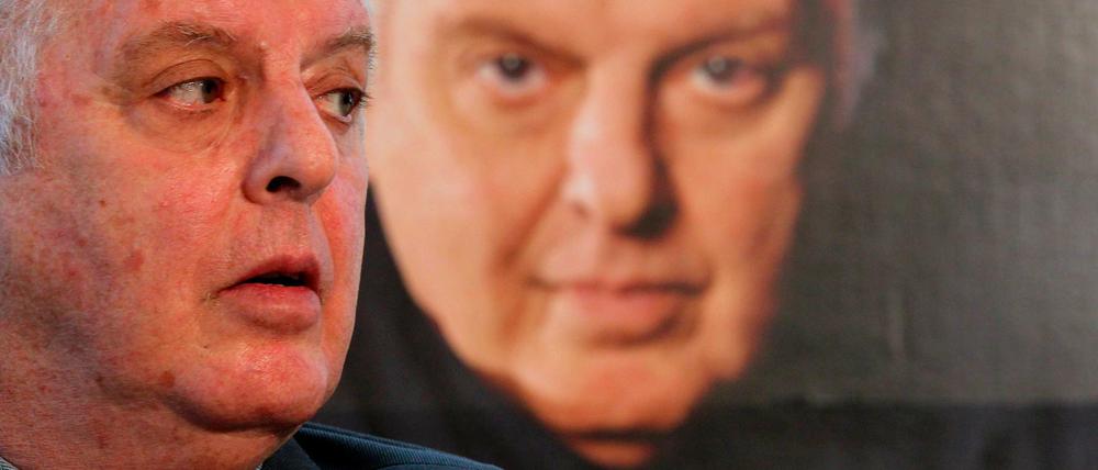 Der Generalmusikdirektor der Deutschen Oper Berlin, Daniel Barenboim kritisiert Klaus Wowereit.