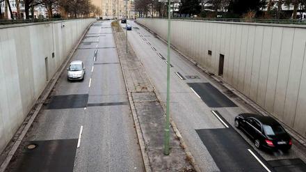 Autotunnel am Bundesplatz in Berlin-Wilmersdorf.