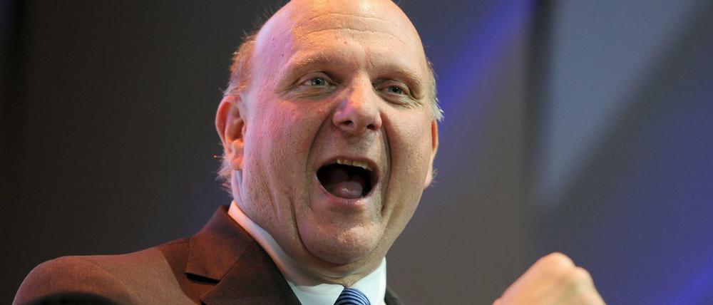 Steve Ballmer steigt bei Twitter ein.