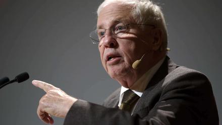 Der frühere Schweizer Justizminister Christoph Blocher von der nationalkonservativen Schweizerischen Volkspartei (SVP) spricht auf einer Wahlkampfveranstaltung. Am 18. Oktober wird in der Schweiz ein neues Parlament gewählt. 