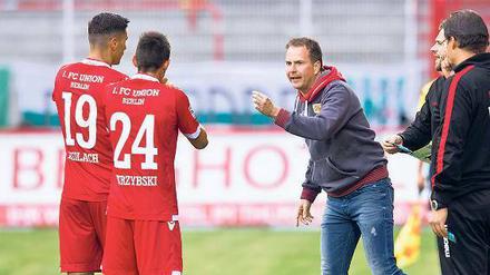 Der Platz-Anweiser. Lewandowski ist zuletzt auch mal lauter geworden.