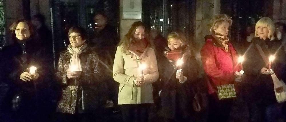 Lichterkette, zu sehen Unter den Linden.