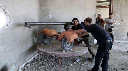Kämpfer der Freien syrischen Armee in der Nähe von Damaskus auf einem Archivbild. 