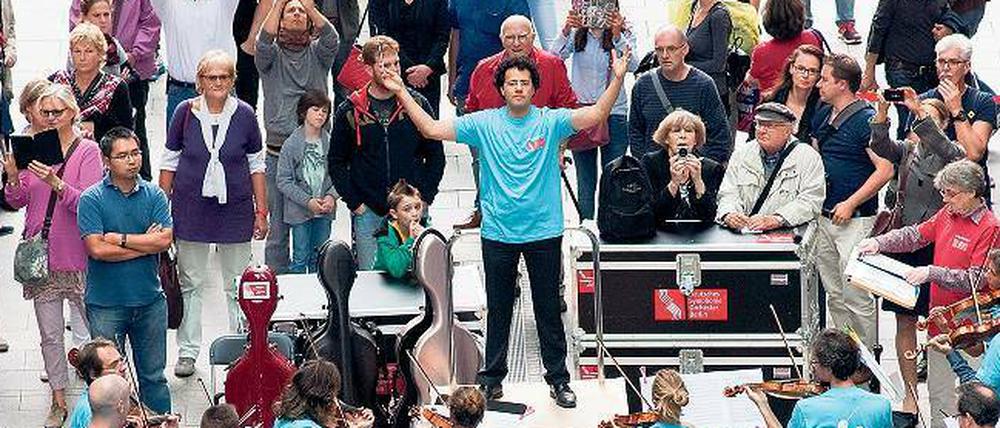 Musik, massenhaft. Der Symphonic Mob des DSO in der Mall of Berlin. 