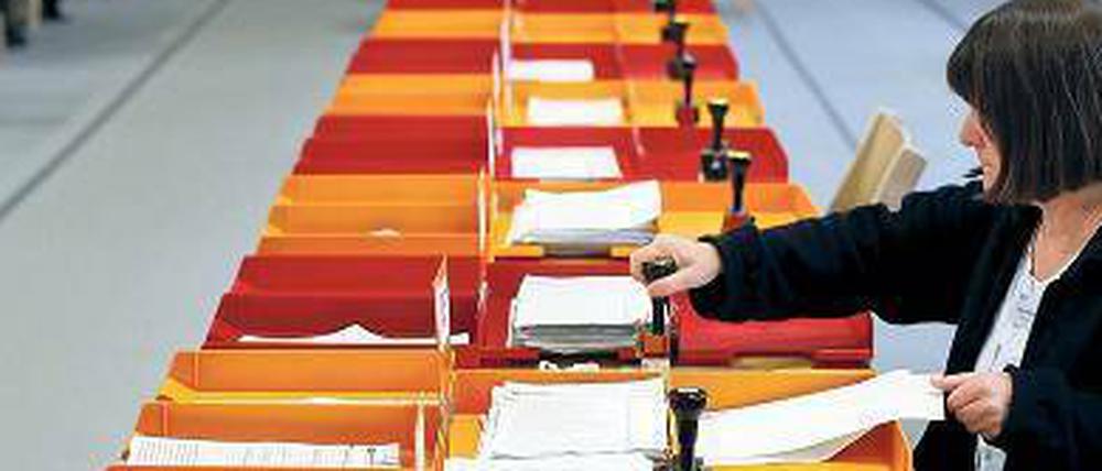 Die Rechte siegt. Die Demoskopen hatten es vorhergesagt. Die Schweizer reagieren auf die Flüchtlingskrise, obwohl das Land gar nicht betroffen ist.