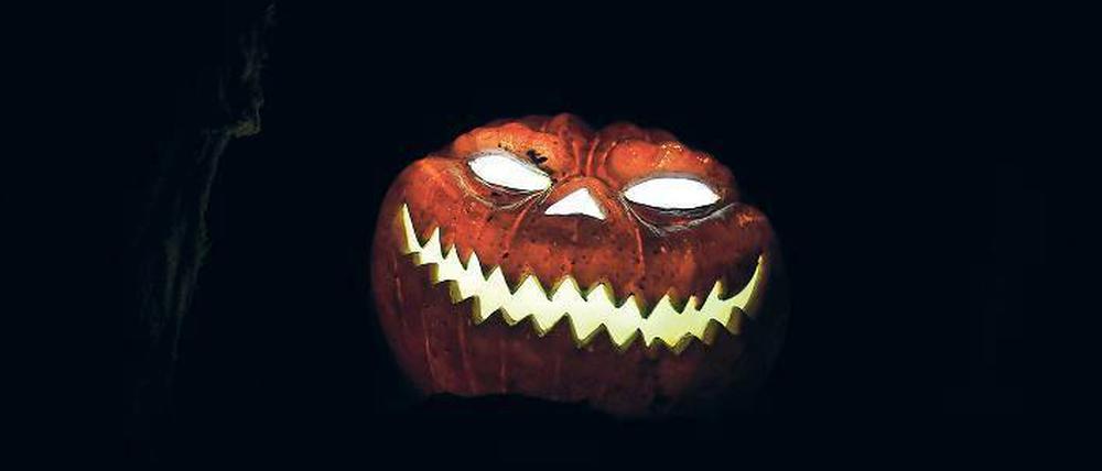 Breites Grinsen. Wenn das mal kein Grund zur Freude ist: Die Ferien beginnen. Und enden am letzten Wochenende auch noch mit Halloween.