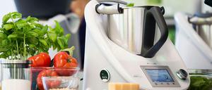 Der Thermomix von Vorwerk. Discounter wie Aldi oder Lidl bieten eine günstigere Kopie des Produkts an. Beim Verkauf der Wahre kam es in einigen Filialen zu Rangeleien zwischen Kunden. 