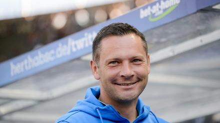 Hertha-Trainer Pal Dardai kann voller Vorfreude nach Gelsenkirchen fahren.