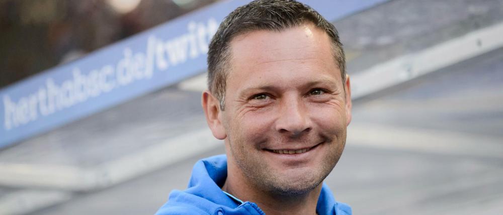 Hertha-Trainer Pal Dardai kann voller Vorfreude nach Gelsenkirchen fahren.