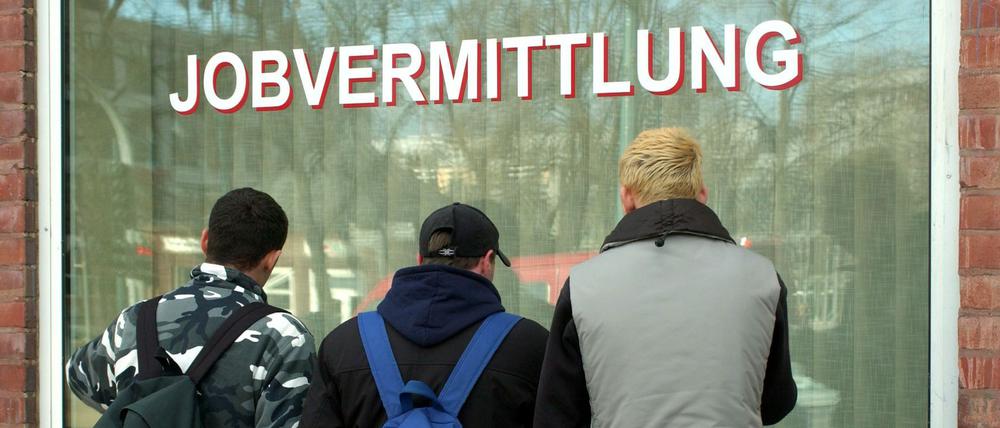 In Berlin sind besonders viele Jugendliche arbeitslos.