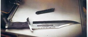 Mit diesem Messer wurde Henriette Reker am Wochenende schwer verletzt.