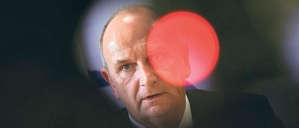 Umfaller – oder nicht? Ministerpräsident Dietmar Woidke sprach am Freitag nicht nur über die neuen Asylgesetze, sondern auch über das Verhältnis seines Landes Brandenburg zum Nachbarn Berlin. 