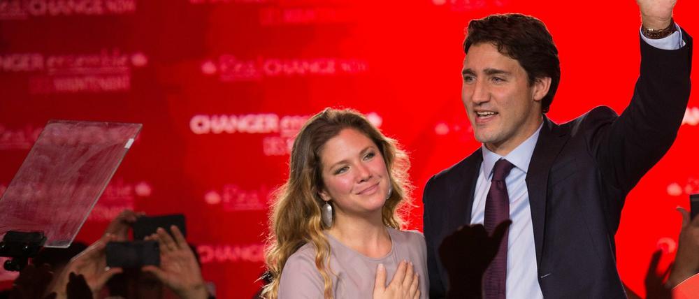 Justin Trudeau und seine Frau Sophie feiern in Montreal den Wahlsieg.