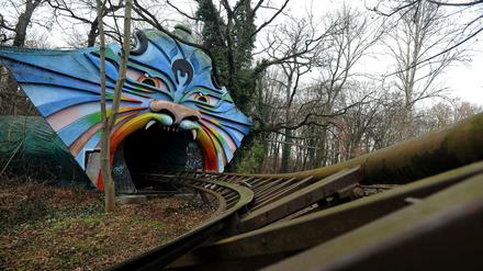 Bahn ins Nichts. Der Spreepark im Plänterwald versprüht morbiden Charme. 