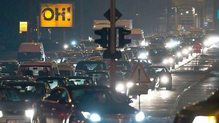 Auch auf der Leipziger Straße staut sich wieder der Verkehr.