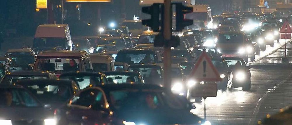 Auch auf der Leipziger Straße staut sich wieder der Verkehr.