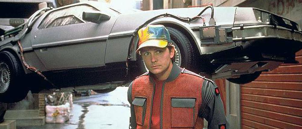An schwebenden Autos müssen die Forschungsabteilungen der Hersteller auch 2015 noch arbeiten, bei der Kleidung aber lagen die Verantwortlichen für den Film „Zurück in die Zukunft II“ gar nicht so daneben. 
