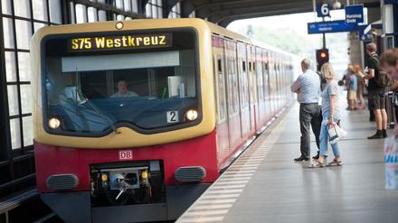 Nach einem Streit am Sonntagabend kam es zu einem Angriff mit einer Bierflasche auf einen 56-Jährigen. Er erlitt schwere Augenverletzungen und musste operiert werden