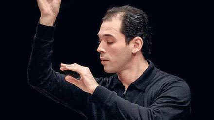 Chefsache. Tugan Sokhiev führt das DSO vom 24.10. bis 3.11. nach Asien. Foto: D. Beecroft