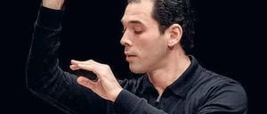 Chefsache. Tugan Sokhiev führt das DSO vom 24.10. bis 3.11. nach Asien. Foto: D. Beecroft