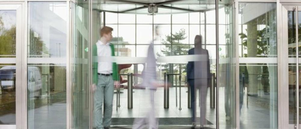 Wie scharf der Zugang von Lobbyisten zu Brüsseler Institutionen geregelt werden soll, ist umstritten.