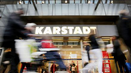 Karstadt ist besser als gehofft in das Weihnachtsquartal gestartet.