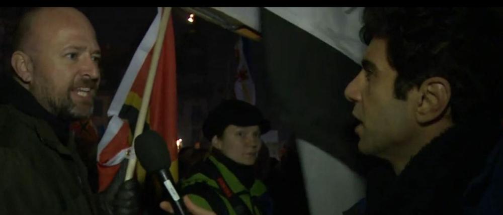 "Haut ab mit Euren Scheiß-Videokameras!": Deutsche-Welle-Reporter Jaafar Abdul Karim wird auf der Pegida-Demonstration angegriffen.