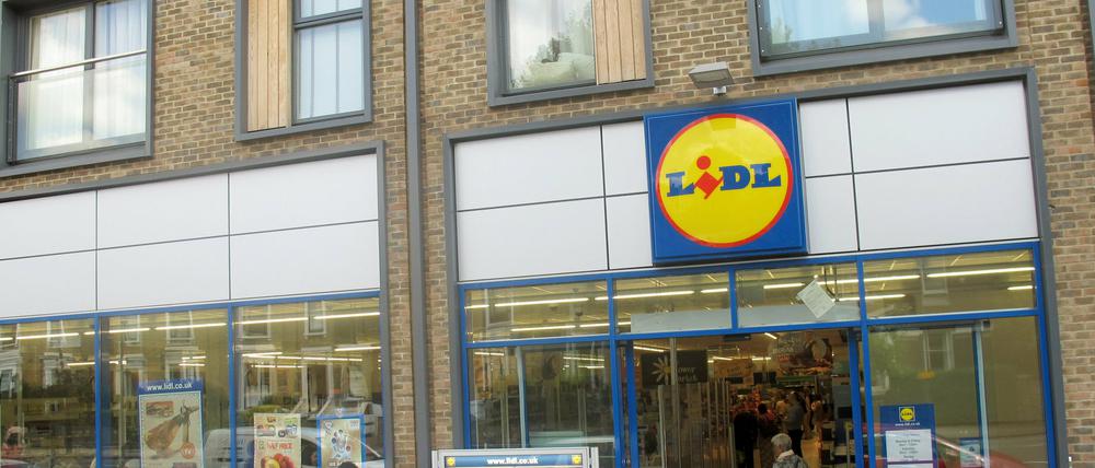 Lidl gibt sich selbst höhere Standards was tierische Produkte wie Milch, Fleisch, Eier und auch Textilien oder Schuhe betrifft.